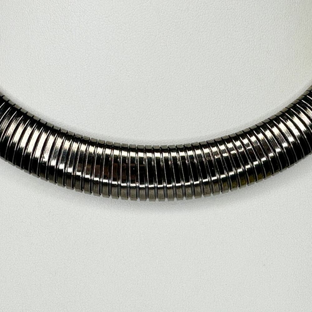 Black Gunmetal Coil Choker Necklace ✨ - Picture 3 of 10